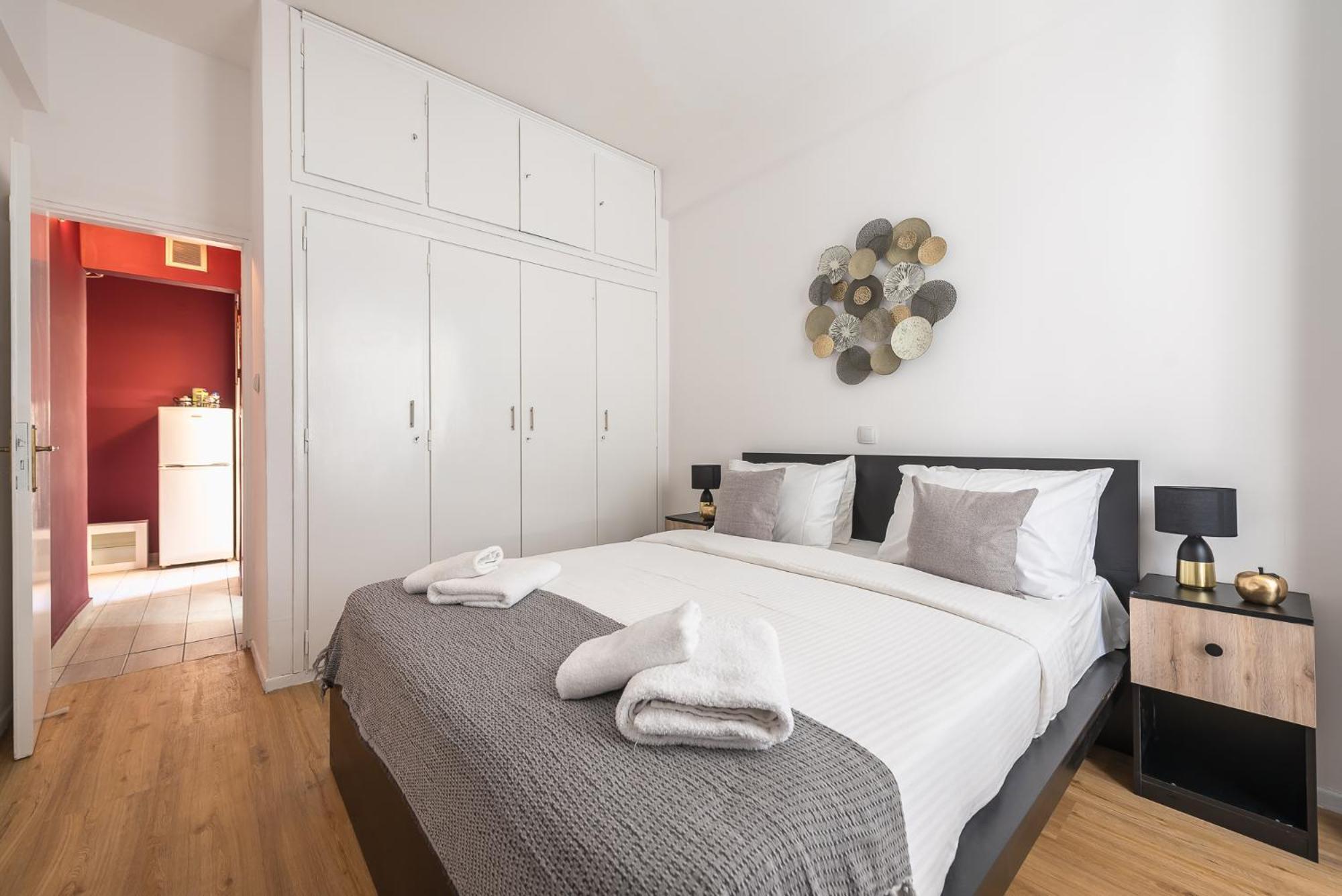 Cozy Gem In 2 Min From Metro Apartment Athens